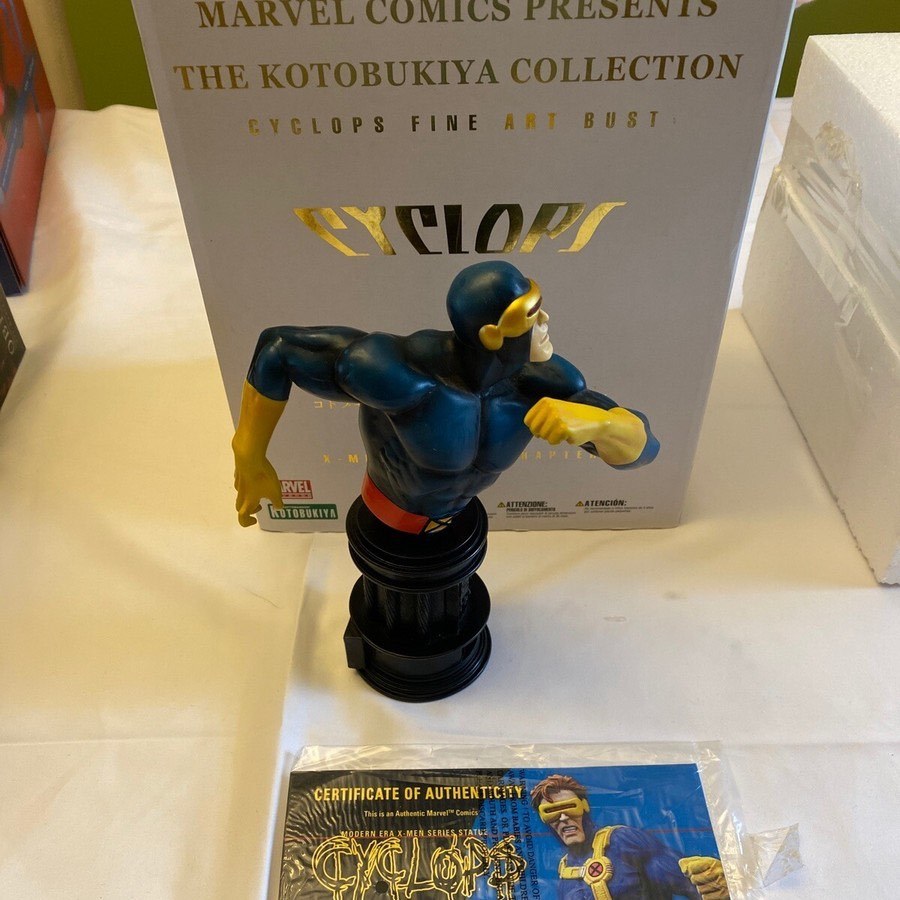 KOTOBUKIYA FINE ART BUST
XMEN SERIES
CYCLOPS BUST