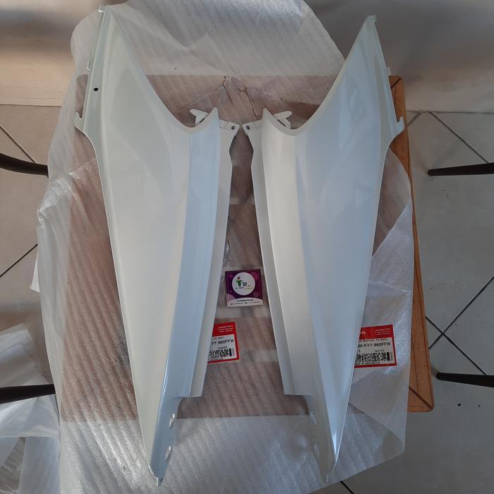 Cover Body Belakang Samping Putih Beat Karbu Original AHM