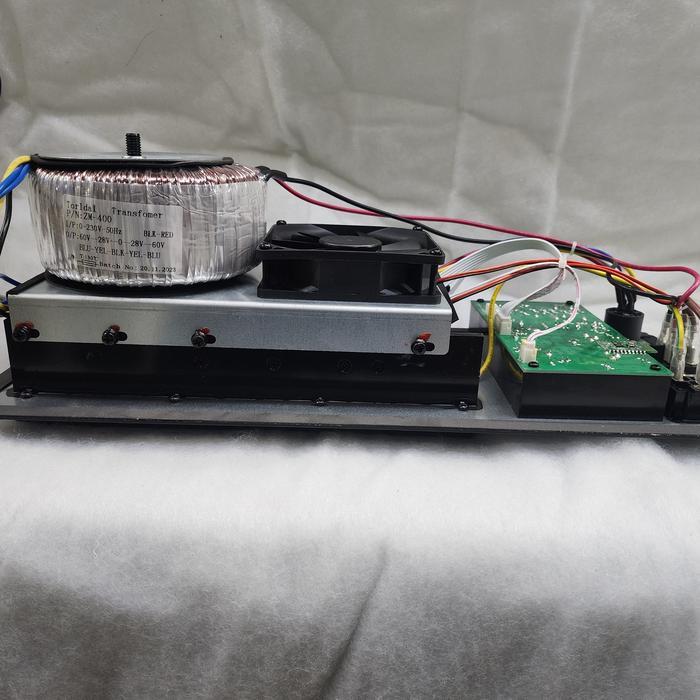 Cuci Gudang Mesin Kit Power Hp1000 - Amplifier Aktif - Turbosonic - Model Huper 1000 Watt Hitam