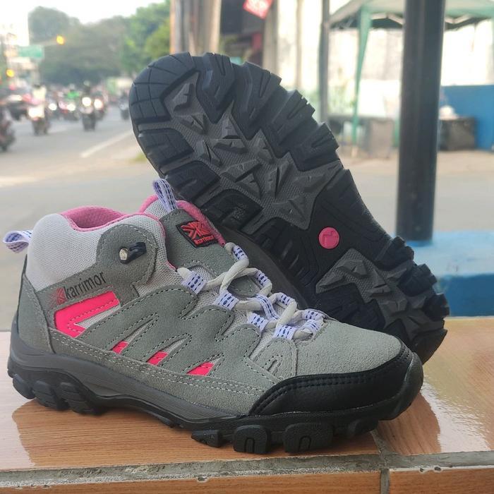 Sepatu Gunung Hiking Treking Women Outdoor. Sepatu Wanita Outdoor Adventure