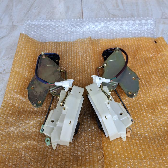 DOOR LOCK PINTU BELAKANG KANAN KIRI SUZUKI AERIO BALENO NEX G ASLI ORIGINAL TOPPS