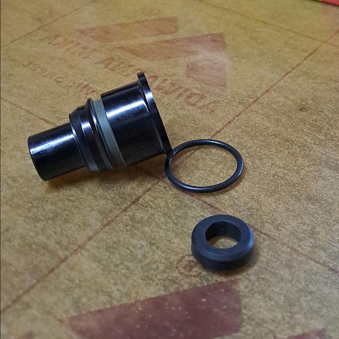 MANGKOK NOZEL INJEKTOR INNOVA BENSIN BERIKUT ORING DAN SEAL TEBAL PASSSS
