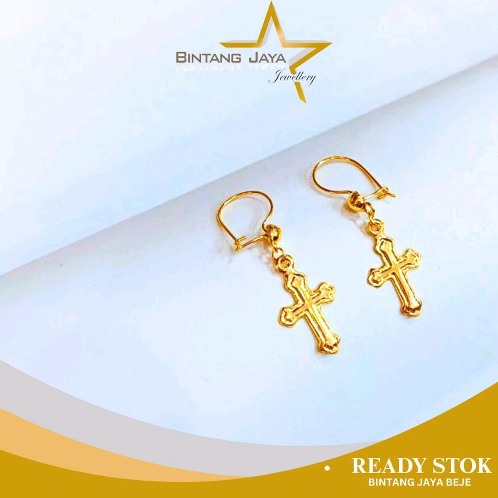 Anting Emas Gantung Salib - Kadar 15K - Berat 0,51gr - Kilau emas 15K dengan detail salib yang rapi 