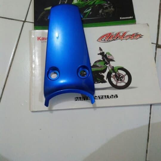 Cover Tail Athlete Biru