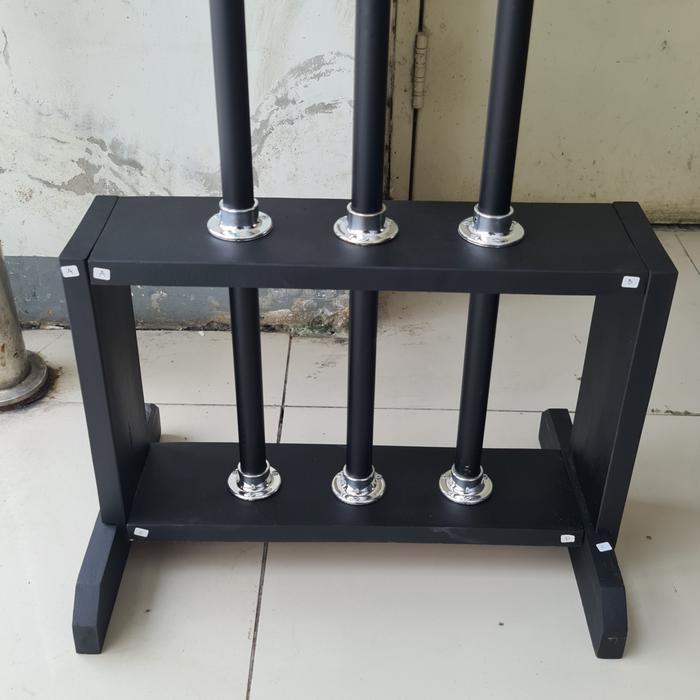 Tiang Bendera Pataka Lubang 3