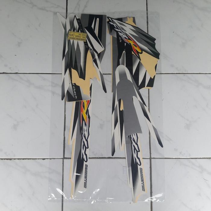 STRIPING MOTOR / STIKER YAMAHA F1ZR MILENIUM HITAM