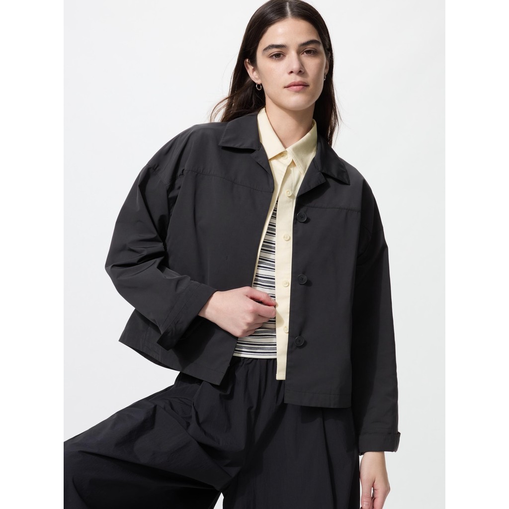 Uniqlo Jaket Pendek Kerah Terbuka