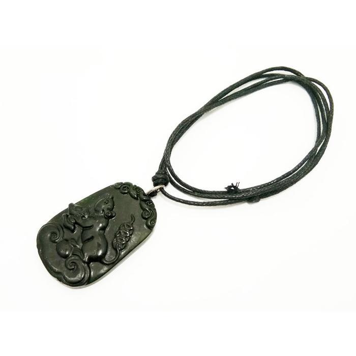 PROMO VeE Kalung Liontin Batu Giok Hitam Bergambar Shio Tikus