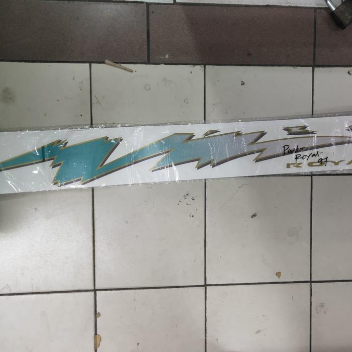 List Body Isuzu Panther New Royal