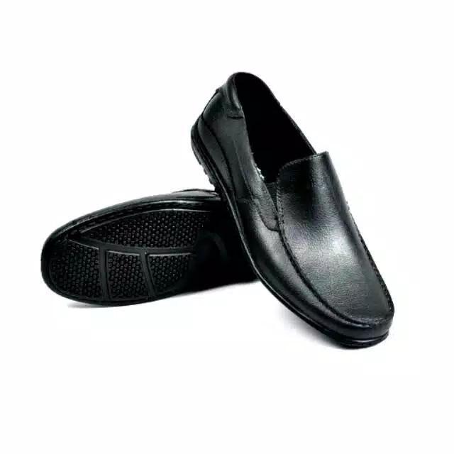 Sepatu Pria Pantofel Karet Hitam att Ab 350 Flat Shoes