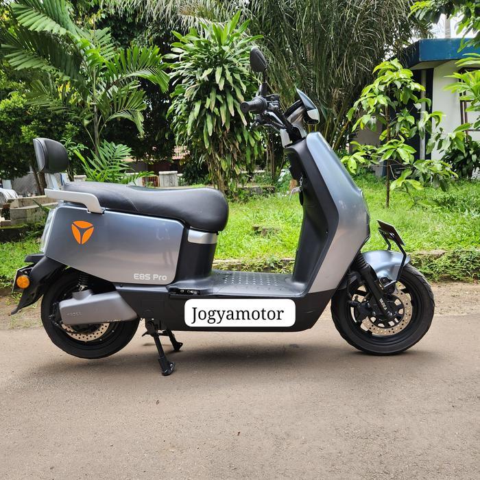 yadea e8s pro tahun 2023