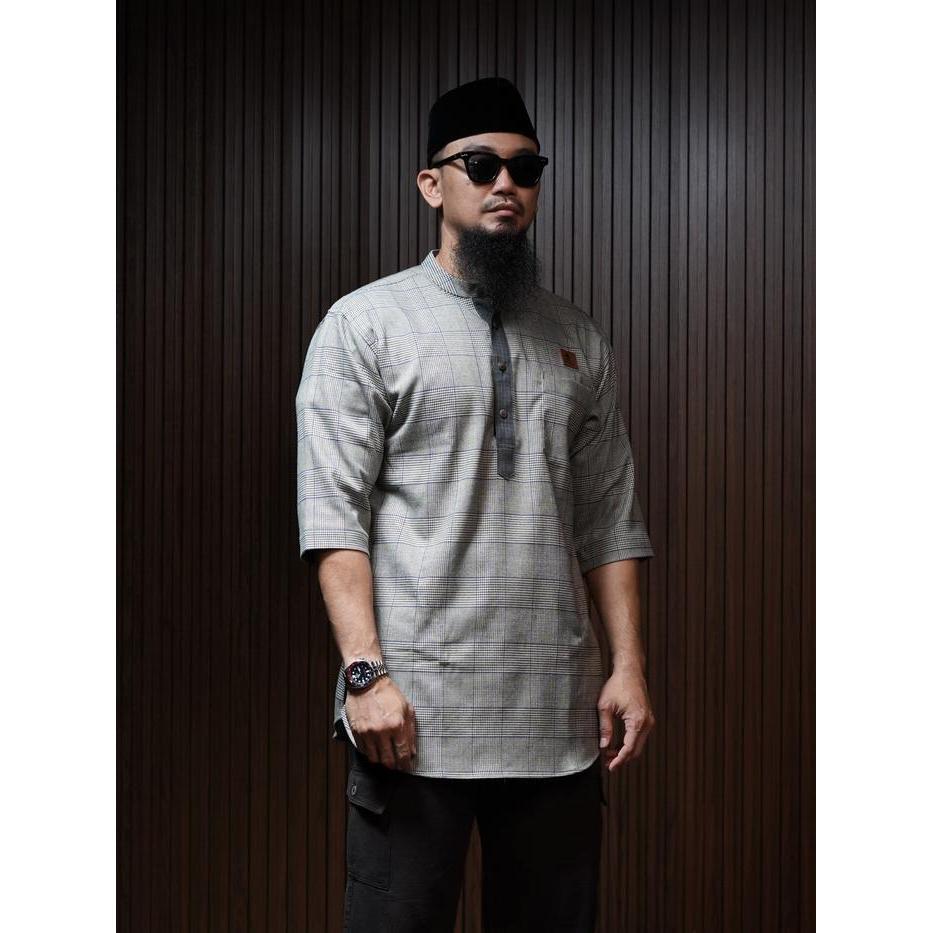 Al Amwa Platinum Mudrik Kurta Pria Atasan Kurta Motif Kotak Kotak Lengan 3/4 Krah Sanghai - Baju