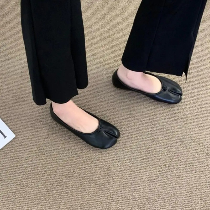 Japanese Style Tabi Ninja Shoes Women Cozy Leather Flats Split Hoof Toe Loafers Femme Mary Jeans
