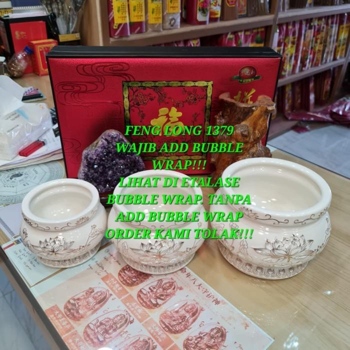 Hiolo Keramik Putih Teratai Mas Premium