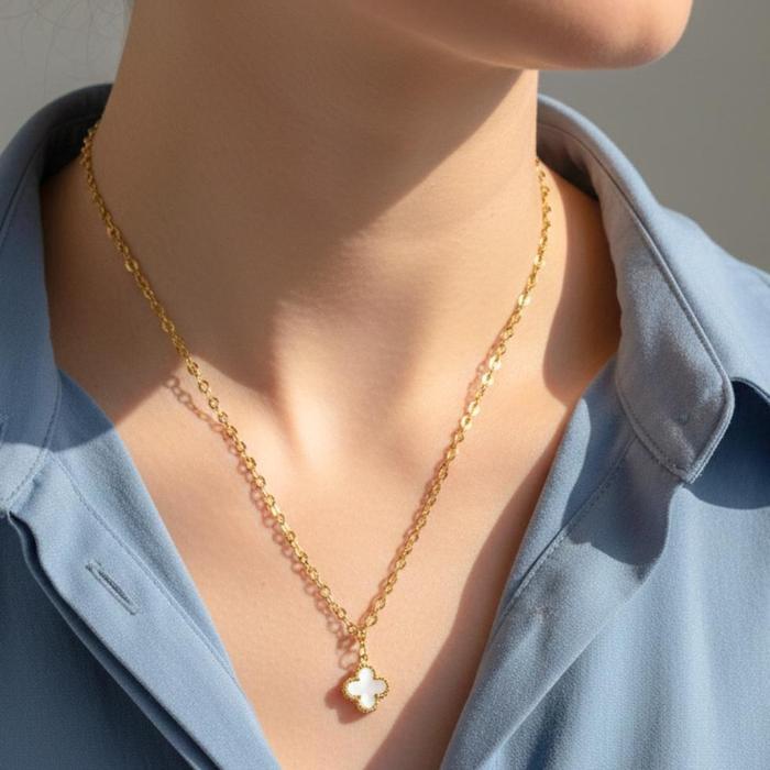 K379 Kalung Model Baru Titanium Wanita Korean 6 Lapis Pelapisan Emas 18KGP Liontin Bunga Pink A