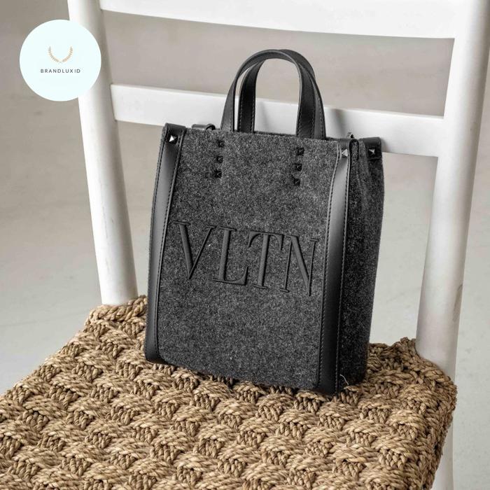 Valentino VLTN Logo Vertical Tote Bag Anthracite/Black