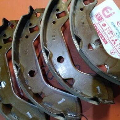 kampas rem belakang ayla / agya asli daihatsu