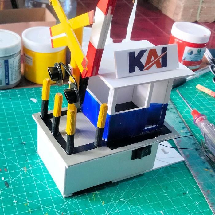 palang pintu kereta api mainan - miniatur palang pintu kereta api