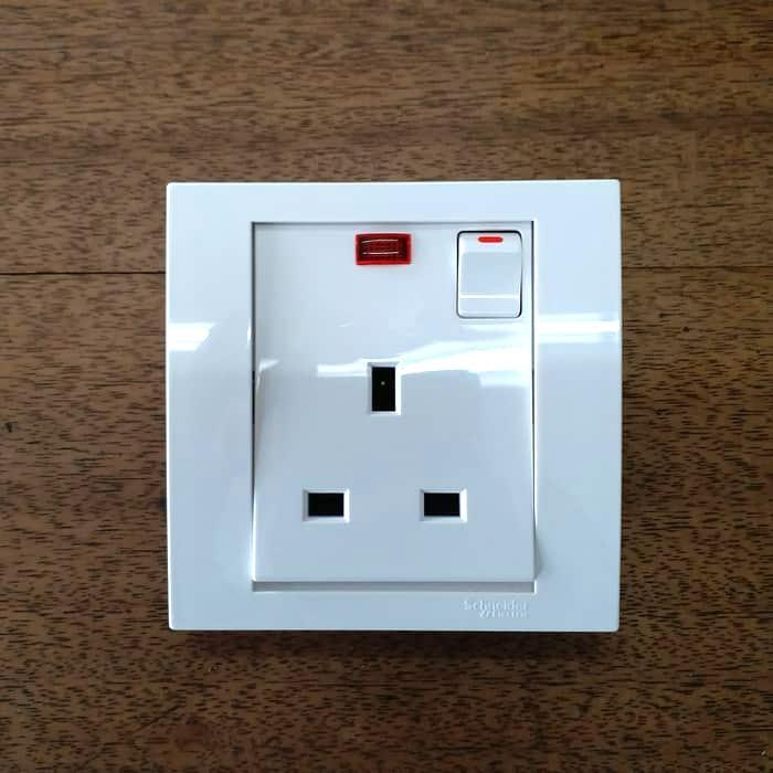 Stop Kontak AC Plat AC Schneider Clipsal Type Vivace