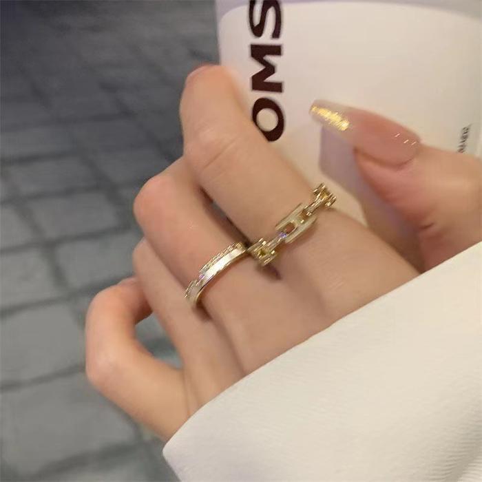 zhamusCincin Terbuka Huruf Cangkang Ringan Cincin Indah Cincin Wanita Ceruk Cincin Fashion Mewah