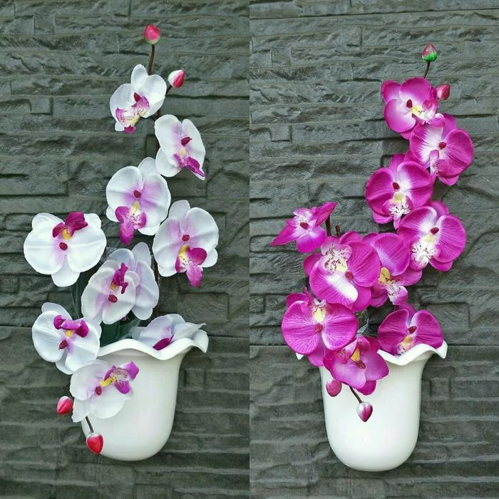 Set bunga plastik anggrek dengan pot dinding plastik