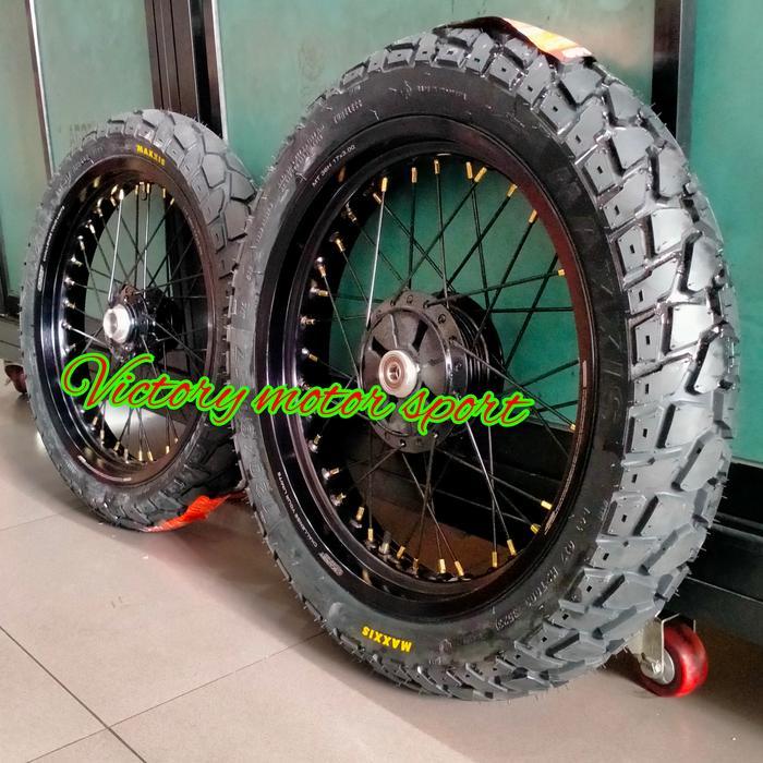velg set jari jari w175 tapak lebar 250 300 350 ring 17 scarlet plus ban maxxis tubles  Motorcycle -