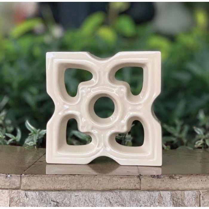 Roster Keramik Mukura / Lubang Angin Keramik / Loster Keramik Victorial 20x20cm