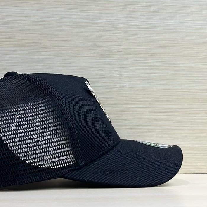 Topi Baseball Jaring Hitam Banteng Besi Silver