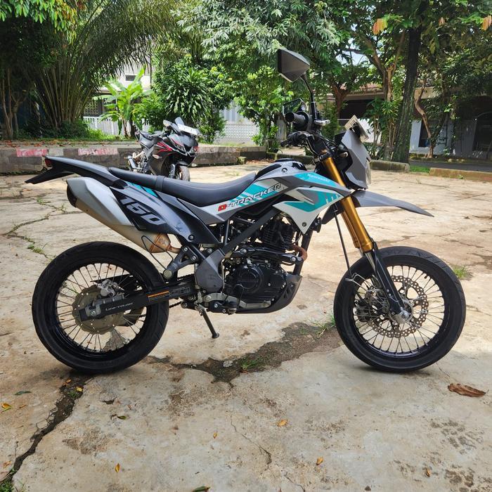 Motorr second kawasaki dtracker 150 se 2019 berkualitas