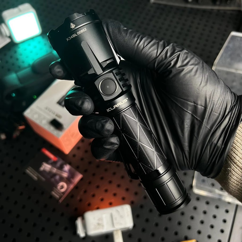 Klarus XT21X pro Military Tactical Flashlight 4000 Lumens Rechargeable Police Torch Light for Self
