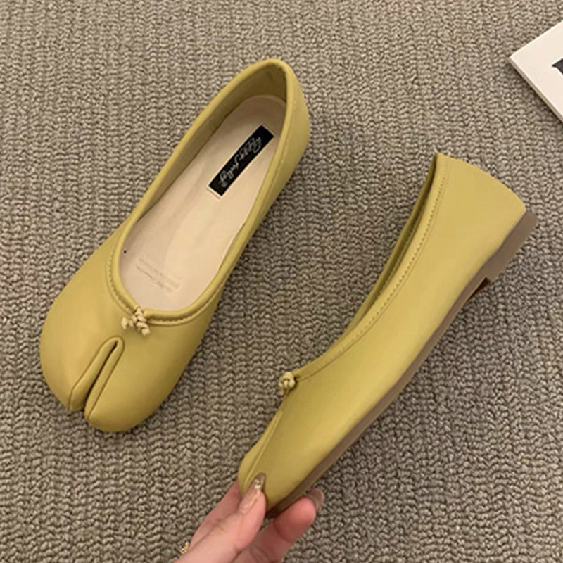Japanese Style Tabi Ninja Shoes Women Cozy Leather Flats Split Hoof Toe Loafers Femme Mary Jeans