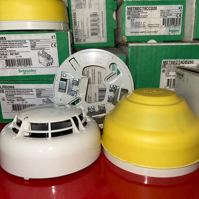 Smoke Detector HOCHIKI ALN-V + Base Hochiki America YBN-NSA-4