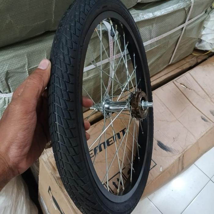 Pelek velk sepeda anak ukuran 18 belakang lengkap dengan ban luar dalam dan gir kuat