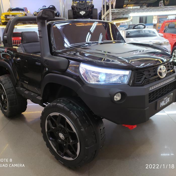 MOBIL AKI ANAK TOYOTA HILUX BLACK