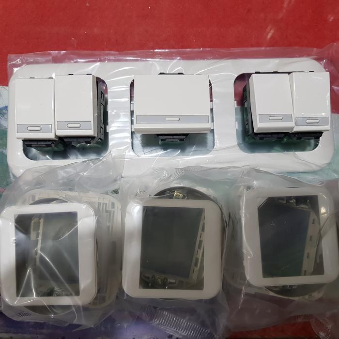 SAKLAR PANASONIC 3GANG ISI 5 MATA SAKLAR WIDE SERIES
