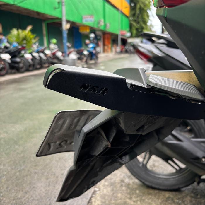 COVER PELINDUNG LAMPU SEIN BELAKANG TUTUP PELINDUNG SEIN VARIO 160 CBS VARIO 125/150 LED NEW VARIO