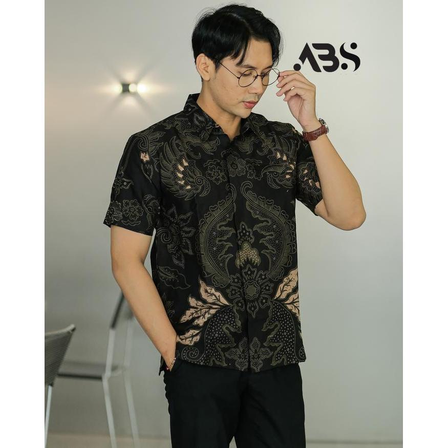 ALISA BATIK SOLO Motif Mahkota Hitam Kemeja Batik Solo Pria Lengan Pendek Modern Premium Full Furing