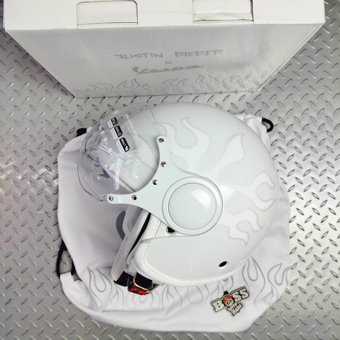 Helm Original Vespa X Justin Bieber