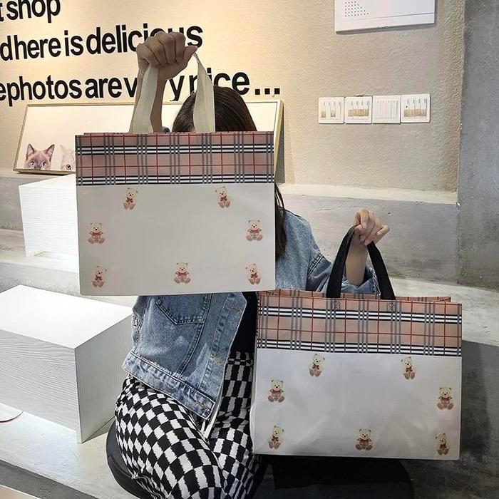 Tas Belanja / Tote Bag Spunbond/ Goodie Bag Spunbond /Tas Spunbond /Kain Motif Premium Kantong Jumbo
