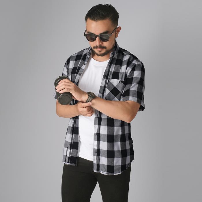 Dgm Kemeja Flanel Pria Lengan Pendek Hitam Kotak-Kotak Abu Kemeja Pria Flanel Pria Kemeja Pendek 013