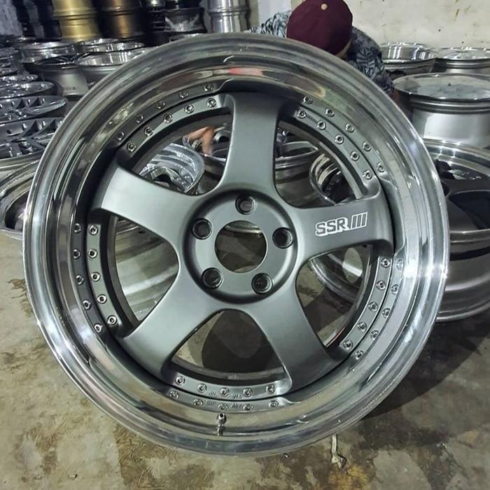 Stiker velg mobil SSR SP1 versi monochrome