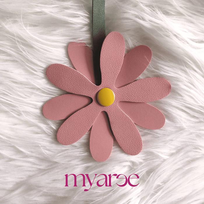 Bag Charm Leather Gantungan Tas Kulit Bunga Daisy Gd Pasti Ori