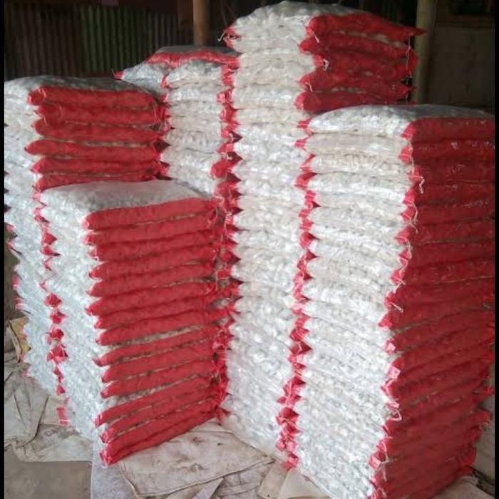 Batu Koral Putih Ukuran Karungan