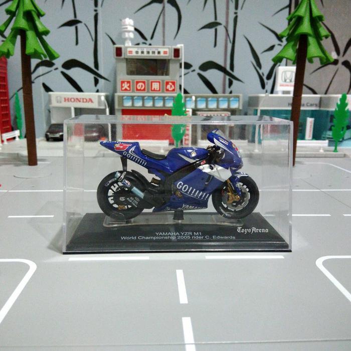 Yamaha YZR-M1 2005 C. Edwards 1:22