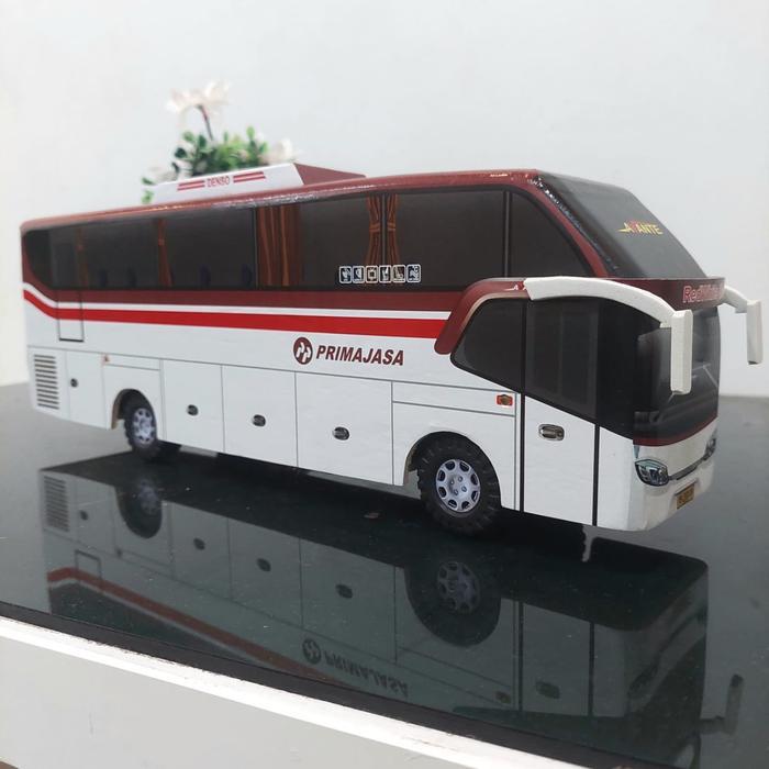 Hot Wheels - Miniatur Bus Bis Primajasa Avante