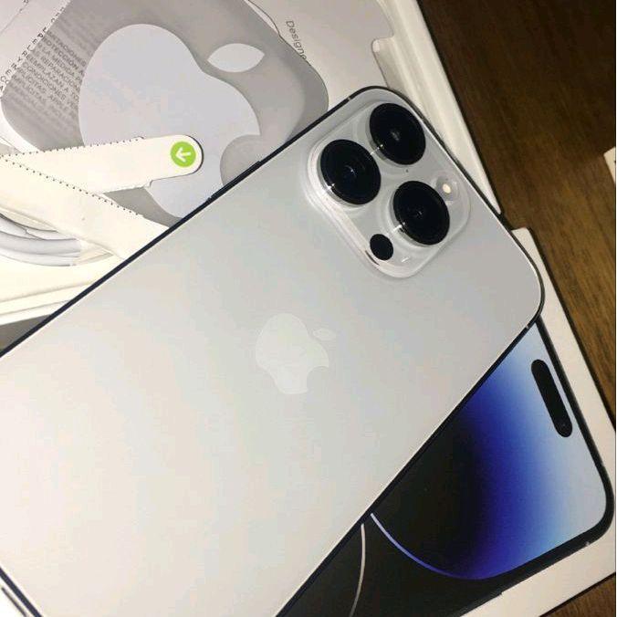 IPHONE 12 PRO HDC like new