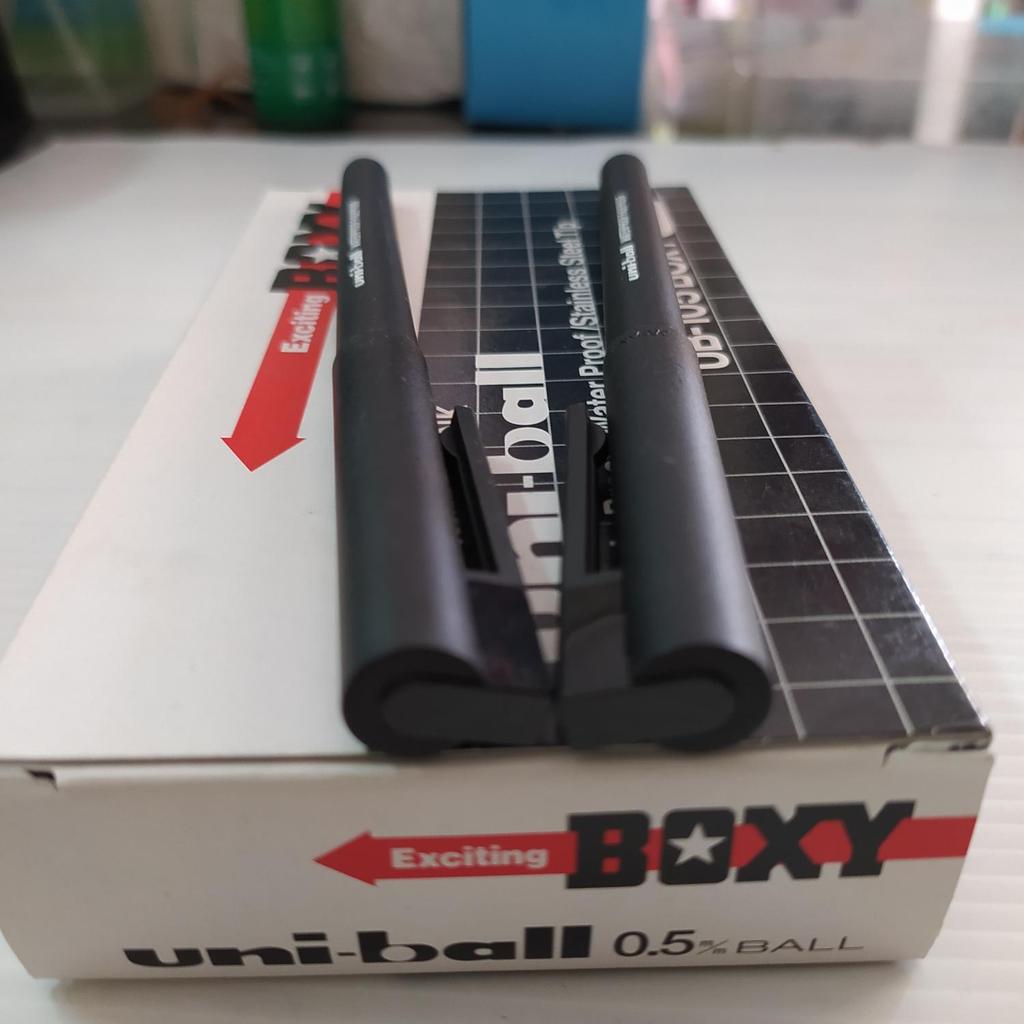 Uni-ball pen Boxy (pen boxy uniball 0,5 ) UB-105 Boxy (hitam)