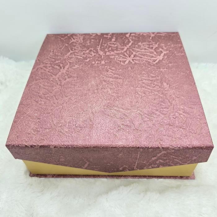 Paket Luar Kota Box Magnet Dasi 22X22X8Cm Kotak Kue Lapis Legit Hardbox Hamper Idul Fitri Imlek