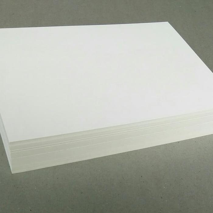"New" Kertas Ivory 300 gsm Ukuran Plano / 79 cm X 109 cm