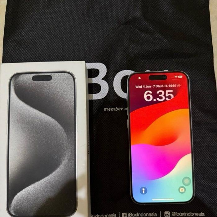 Apple Iphone 14 PRO MAX 128 GB Putih Titanium dengan Spesifikasi Tersedia pada Tampilan Layar